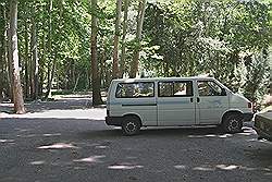 Busje parkeren bij het groene paleis