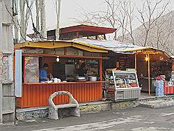 Tochal tele cabin - restaurantjes onder aan de kabelbaan