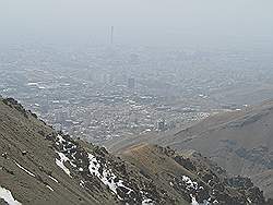 Tochal tele cabin - wandeling vanaf het eerste station; mooi uitzicht over Teheran