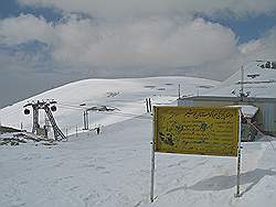 Tochal tele cabin - station 3; volgens het bord op 3757 m hoogte