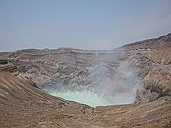 Aso - de vulkaan Mount Aso, kratermeer