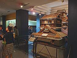 Kumamoto - Kumamoto castle; hoofdgebouw is ingericht als museum