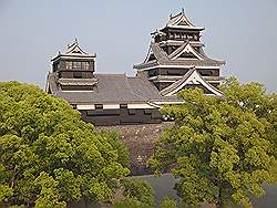 Kumamoto - Kumamoto castle;  iuitzicht vanaf hoektoren