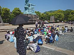 Nagasaki - Peace park; veel schoolreisjes gaan hier naar toe