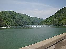 Kamikochi - uitzicht vanuit de bus naar Kamikochi