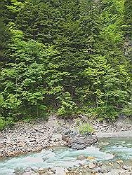 Kamikochi - uitzicht vanuit de bus naar Kamikochi