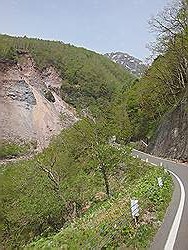 Kamikochi - uitzicht vanuit de bus naar Kamikochi