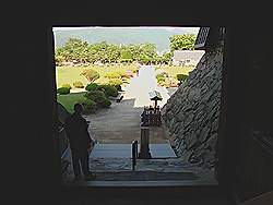 Matsumoto - Matsumoto Castle; ingang van het kasteelgebouw