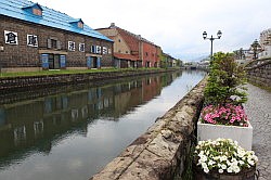 Otaru - oude pakhuizen kangs het kanaal