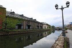 Otaru - oude pakhuizen kangs het kanaal