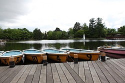 Asahikawa - het park; roeiboten verhuur