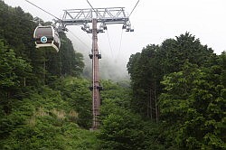 Hakone - met de kabelbaan via Sounzan naar Owakudani