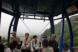 Hakone - met de kabelbaan via Sounzan naar Owakudani