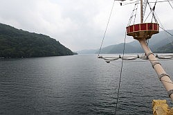 Hakone - over het Ashino-ko meer naar Hakone-macchi