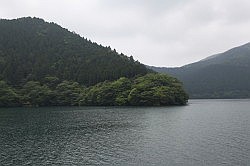 Hakone - over het Ashino-ko meer naar Hakone-macchi