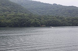 Hakone - over het Ashino-ko meer naar Hakone-macchi