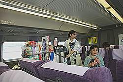 Hiroshima - met de hogesnelheidstrein (shinkansen) van Osaka naar Hiroshima