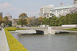 Hiroshima - de eeuwige vlam ter nagedachtenis aan de slachtoffers
