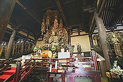 Kyoto - de Sanjusangendo tempel; 1001 boedhhistische beelden