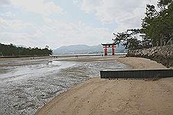 Miyajima - de torii van de Itsukushima tempel