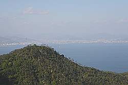 Miyajima - uitzicht; in de achtergrond Hiroshima