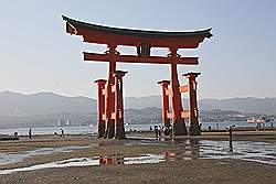 Miyajima - de torii van de Itsukushima tempel