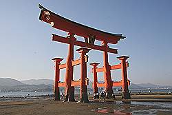 Miyajima - de torii van de Itsukushima tempel