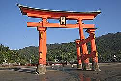 Miyajima - de torii van de Itsukushima tempel