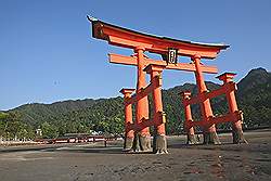 Miyajima - de torii van de Itsukushima tempel