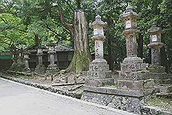 Nara - park, met vele lantaarns langs de paden