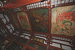 Asakusa - Sensoji temple; mooie plafonds