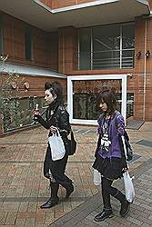Harajuku - jongeren; extreem gekleed volgens Japanse begrippen