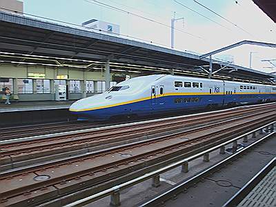 Japan - hogesnelheidstrein Shinkansen; zelfs als dubbeldekker