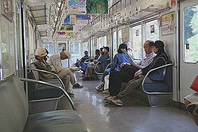 Japan - normale trein; interieur