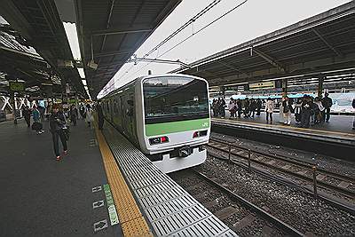 Japan - normale trein in Tokio