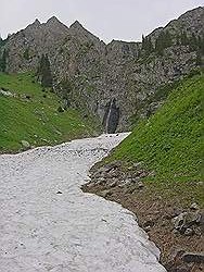 Bergwandeling - nog wat sneeuw (voorjaar)