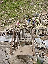 Bergwandeling - leuke brug (beetje gammel)