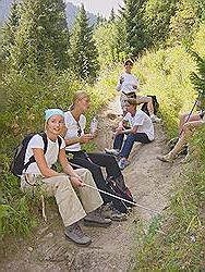 Bergtocht naar de waterval - even uitrusten