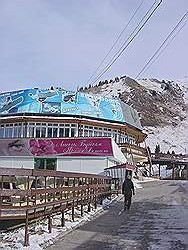 Bergtocht in de winter - wintersport plaats Chimbulak