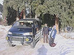 Bergtocht in de winter - verder gaat het busje niet