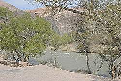 Charyn Canyon - de Charyn rivier