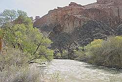 Charyn Canyon - de Charyn rivier