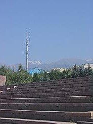 Almaty - bergen op de achtergrond