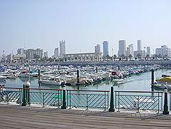 Kuwait stad - jachthaven bij het Al Sharq winkelcentrum