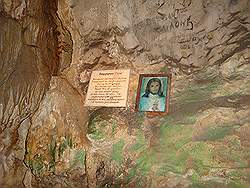 Biak na Bato - grot; ter nagedachtenis aan de vroegere vrijheidsstrijders