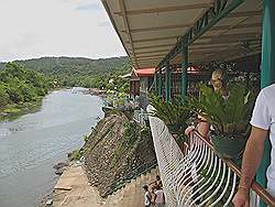 Pagsanjan - Pagsanjan falls lodge, uitzicht over de rivier