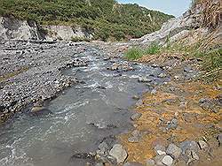 Mount Pinatubo - de kleur van zwavel