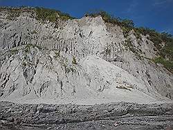 Mount Pinatubo - de zijkant wordt gevormd door muren van as