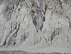 Mount Pinatubo - de zijkant wordt gevormd door muren van as