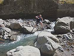 Mount Pinatubo - even springen